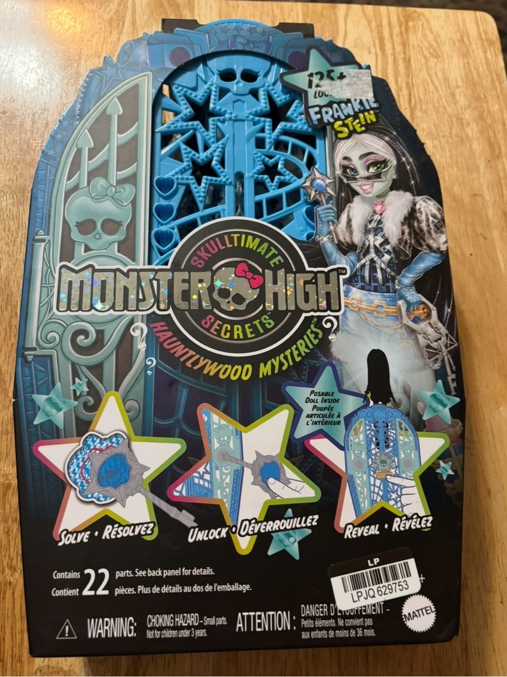 Monster High Skulltimate Secrets Hauntlywood Mysteries Playset - FrankieStein